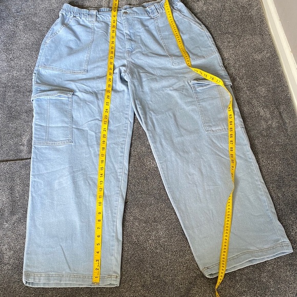 No Boundaries Light Blue Women's Straight Leg Jeans - Picture 2 of 8